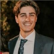 Estudiante de 4 año de universidad imparte clases de matemáticas para alumnos de eso y bachillerato